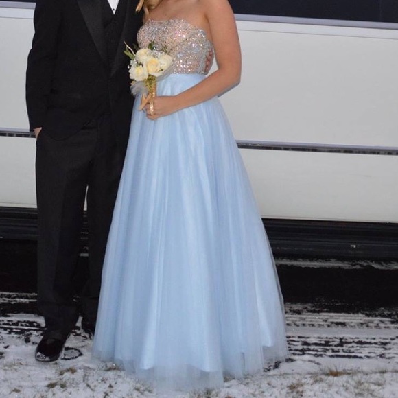 Light blue Blush size 0 prom dress! - Picture 3 of 4